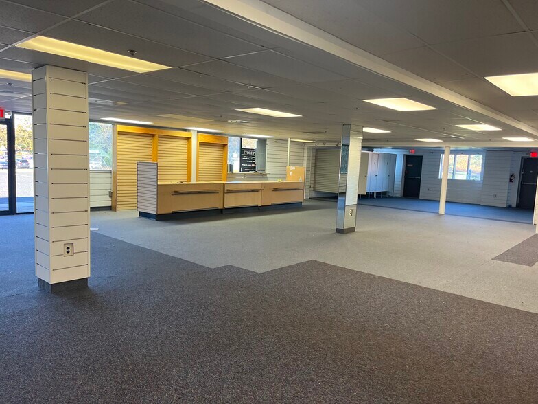 More Photos Of 1075 Delsea Dr, Westville Flex For Lease