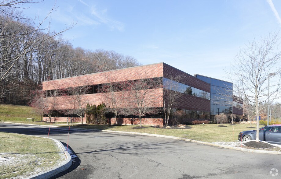 More Photos Of 9 Cornell Rd, Latham Office For Lease