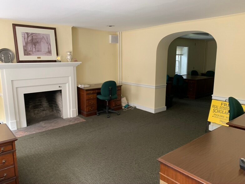 More Photos Of 581 Skippack Pike, Blue Bell Office For Sale