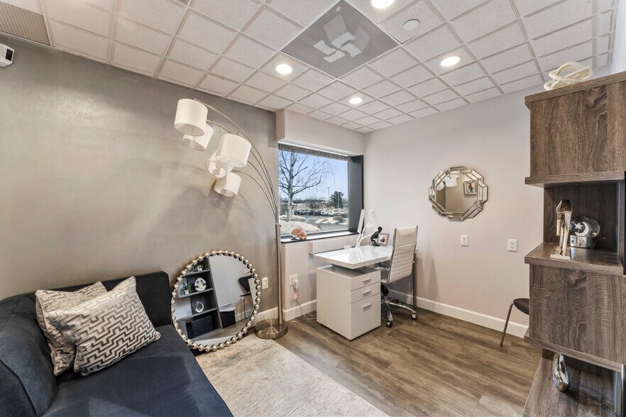 More Photos Of 148 East Ave, Norwalk Medical For Sale