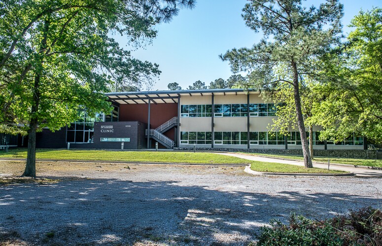 More Photos Of 17170 I-12 Service rd, Ponchatoula Medical For Sale