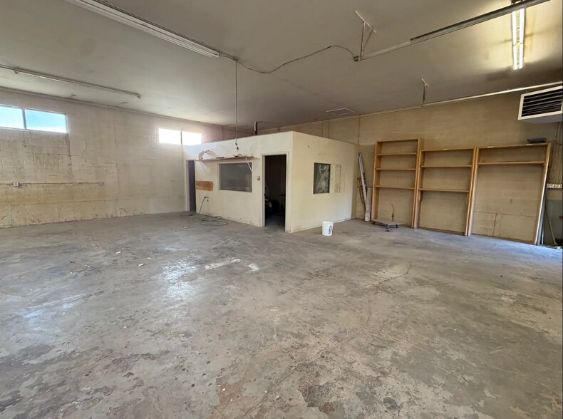 More Photos Of 589 N Geneva Rd, Lindon Warehouse For Sale