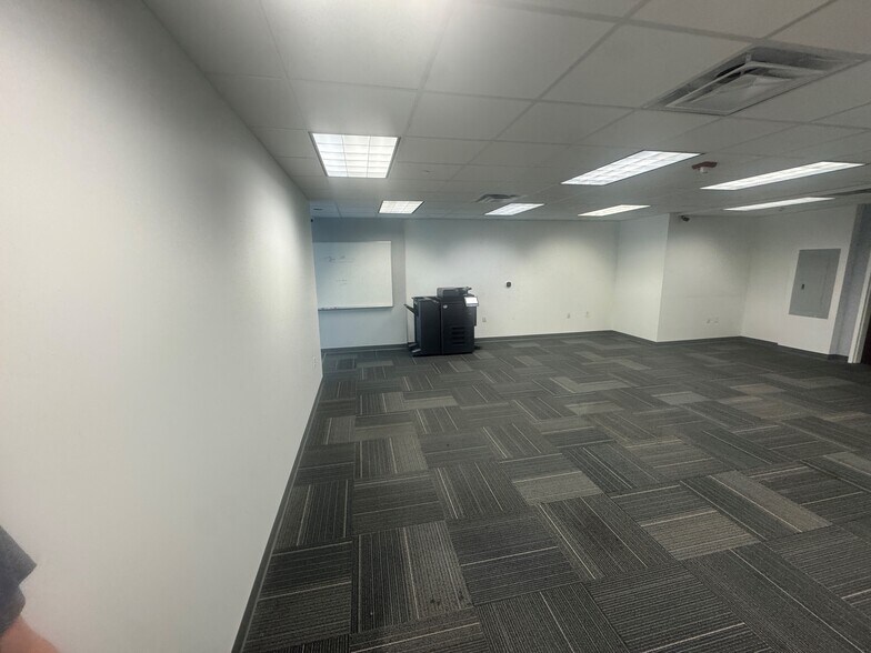 More Photos Of 1208 E Kennedy Blvd, Tampa Apartments For Lease