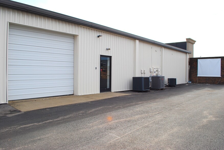 More Photos Of 979 Lovers Ln, Bowling Green Warehouse For Lease
