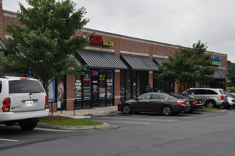 More Photos Of 660 Indian Trail Rd, Lilburn Unknown For Lease