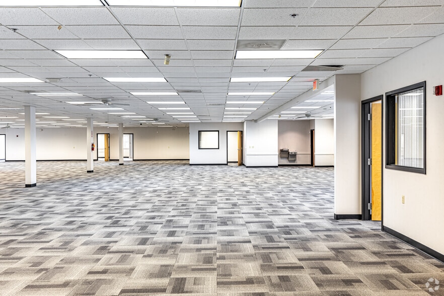 More Photos Of 4240 S Lees Summit Rd, Independence Office For Lease