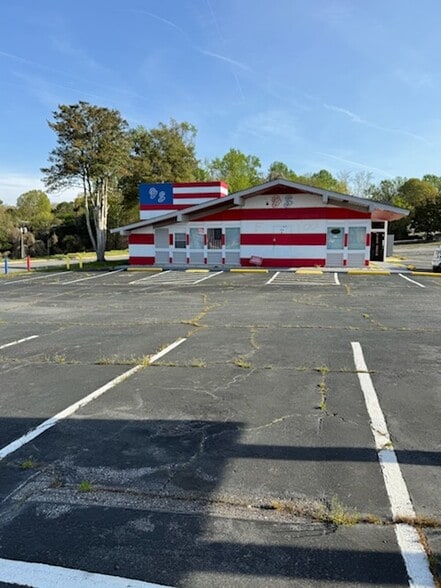 Primary Photo Of 534 Hwy 70 SW, Hickory Restaurant For Sale