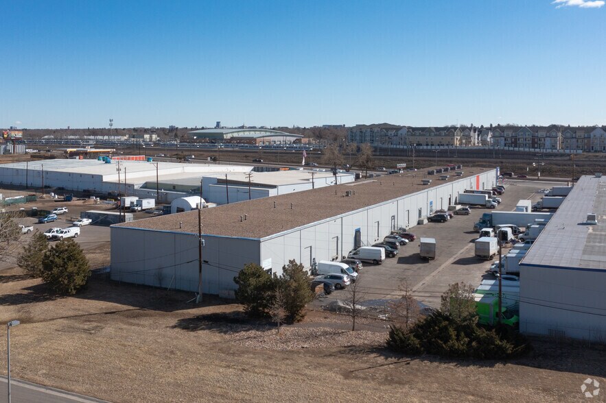 More Photos Of 2875-2885 S Santa Fe Dr, Englewood Warehouse For Lease