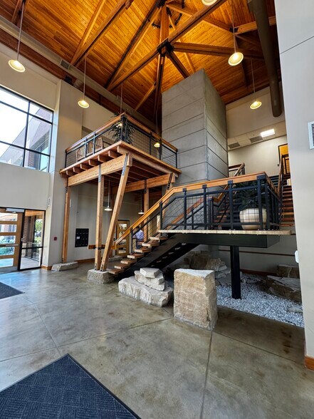 More Photos Of 5250 Hahns Peak Dr, Loveland Office For Lease