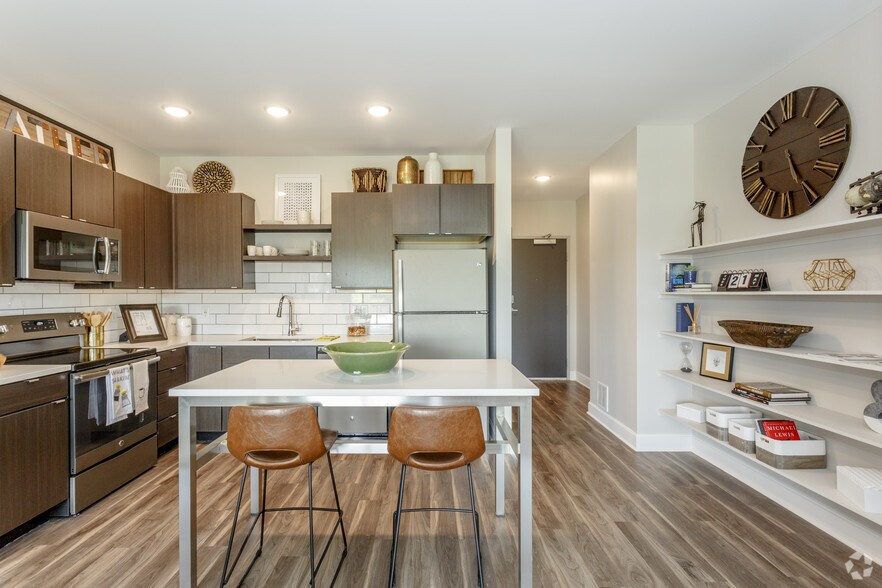 More Photos Of 1000 Berkley Pky, Kansas City Apartments For Sale