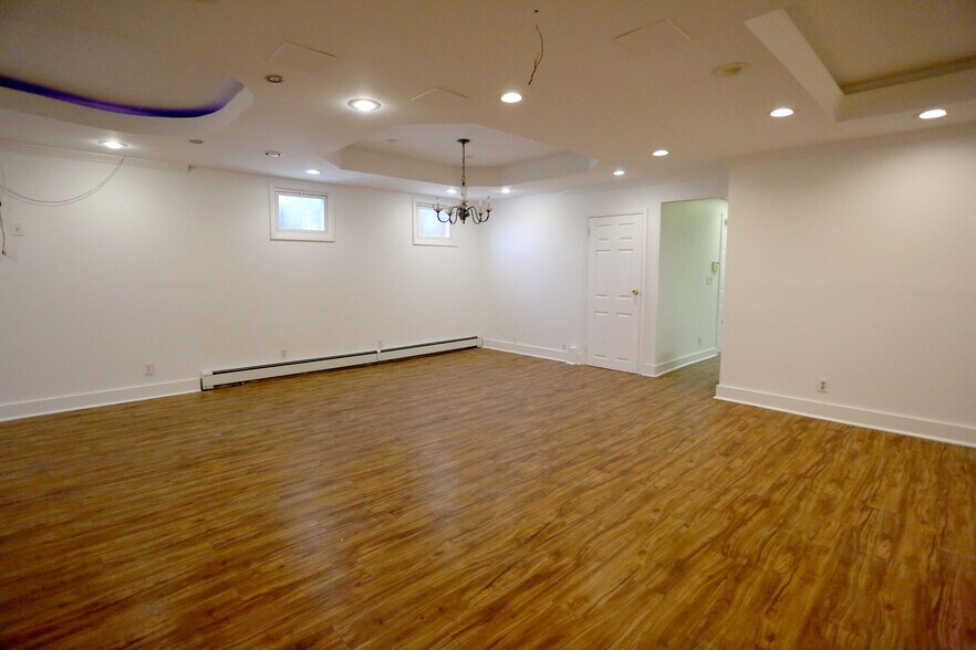 More Photos Of 380 Mclean Blvd, Paterson Freestanding For Lease