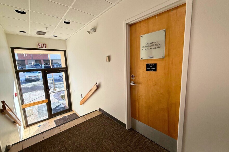 More Photos Of 1817 Black Rock Tpke, Fairfield Medical For Sale
