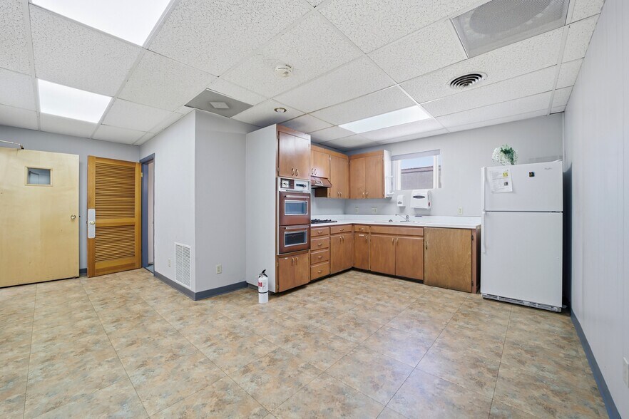 More Photos Of 502 Colorado Ave, La Junta Medical For Sale