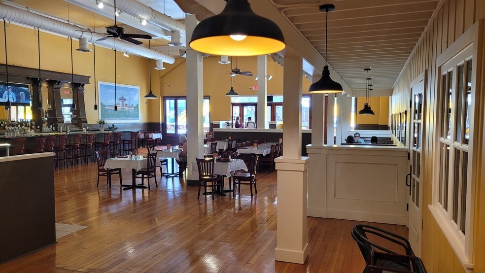 More Photos Of 618 5th St, Santa Rosa Office For Sale