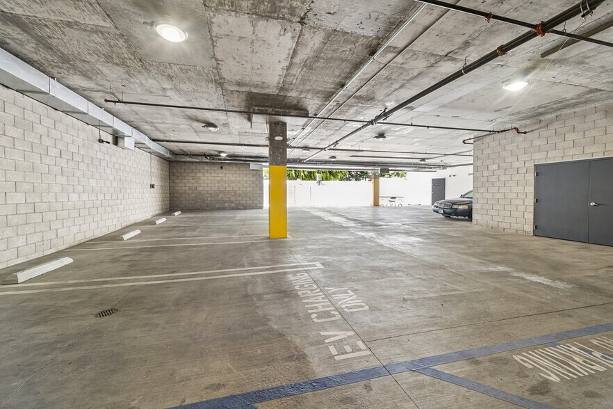 More Photos Of 11259 Washington Blvd, Culver City Office For Sale