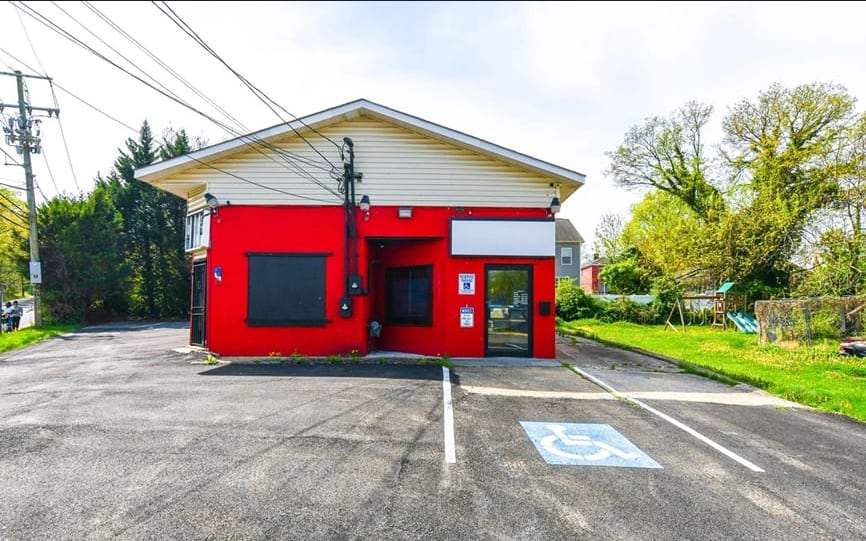 Primary Photo Of 5443 Addison Rd, Fairmount Heights Freestanding For Lease