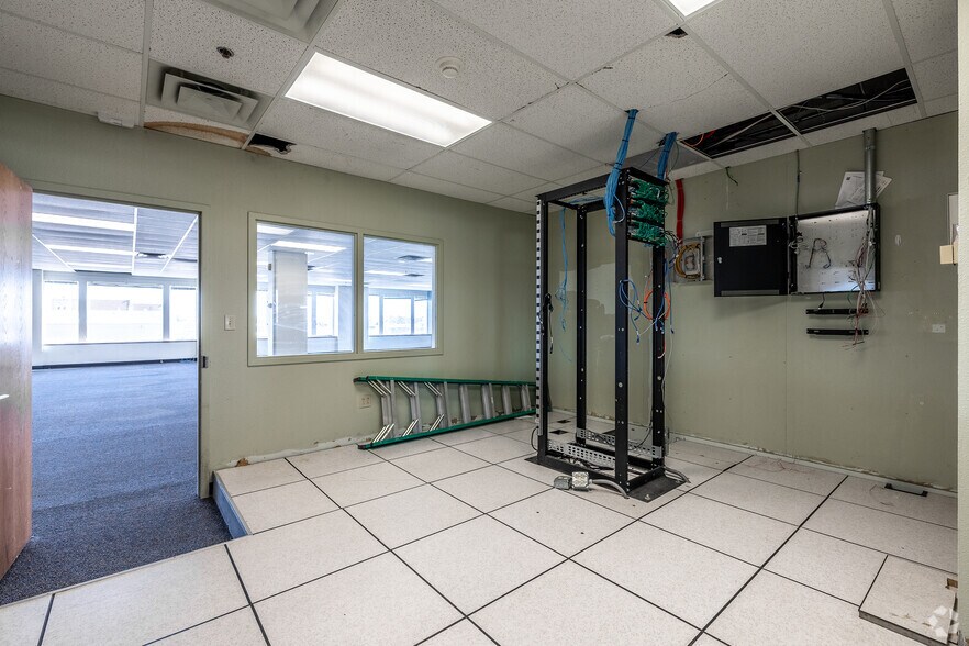 More Photos Of 11 E Church St, Marshalltown Unknown For Sale