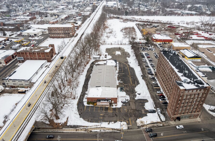 More Photos Of 132 Court St, Brockton Warehouse For Sale