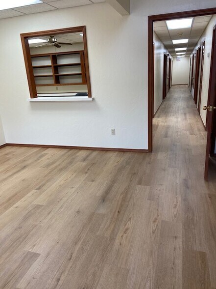 More Photos Of 910 S Bryant Ave, Edmond Medical For Sale