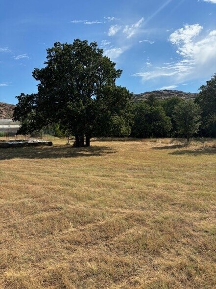 More Photos Of 42851 E County Road 1470, Lone Wolf Land For Sale