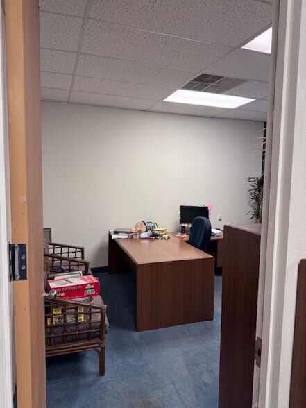 More Photos Of 9876 Plano Rd, Dallas Office For Sale