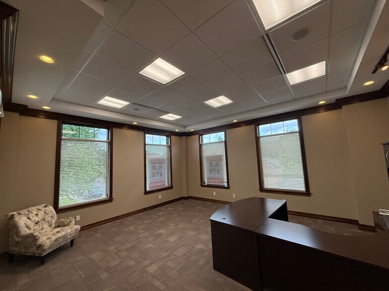More Photos Of 60 Main St, Hamburg Office For Lease