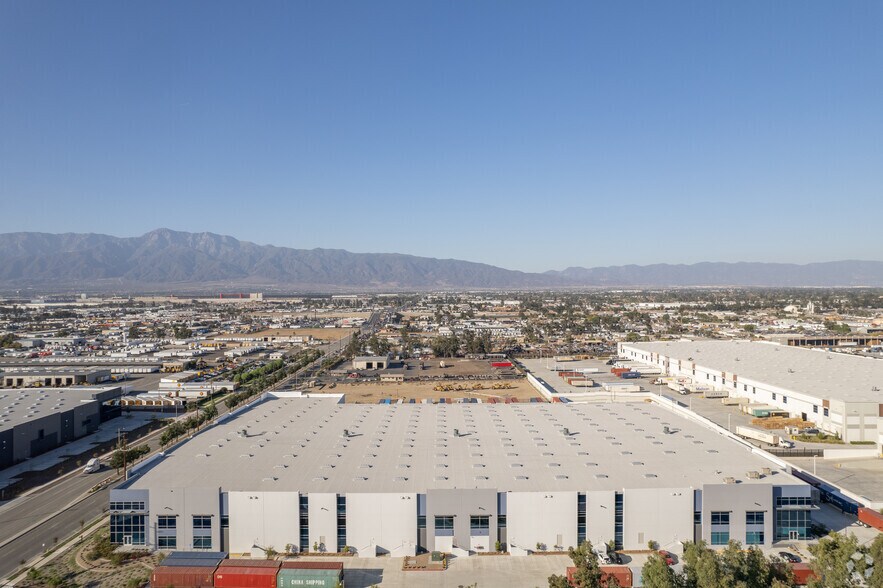 More Photos Of 10855 Cherry Ave, Fontana Distribution For Lease