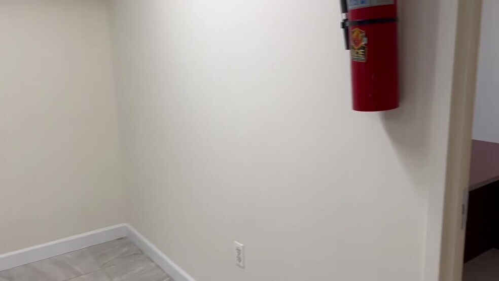 Primary Photo Of 2382 Brooklyn Queens Expy W, Astoria Light Manufacturing For Lease