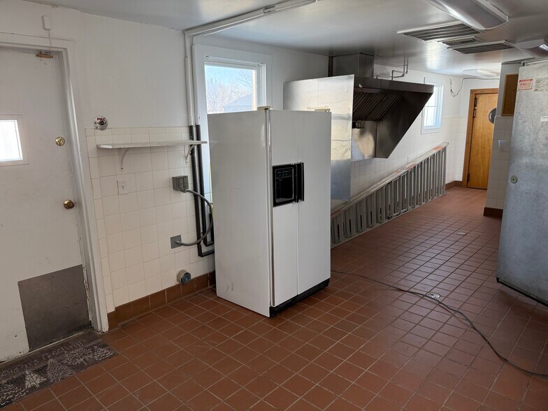 More Photos Of 109 E B St, Cedar Creek Freestanding For Sale