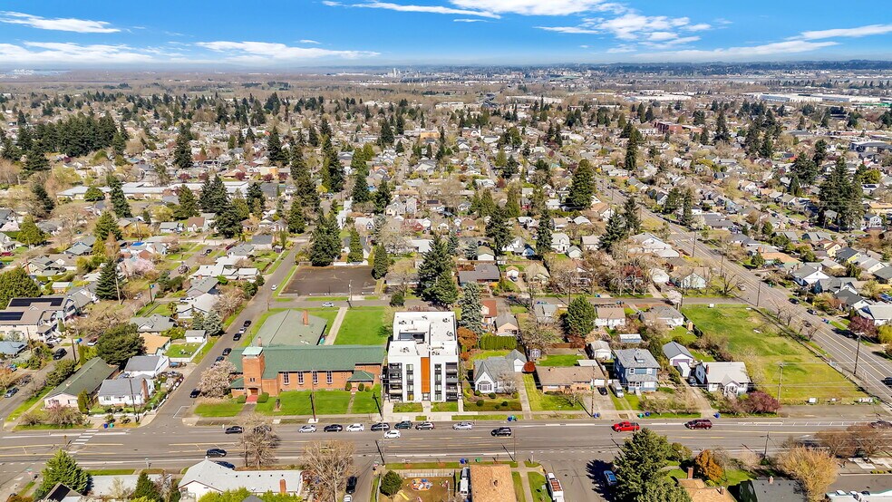 More Photos Of 2171 N Rosa Parks Way, Portland Apartments For Sale