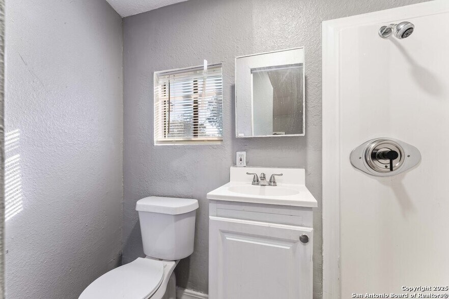 More Photos Of 403 Terrell Ave, San Antonio Apartments For Sale