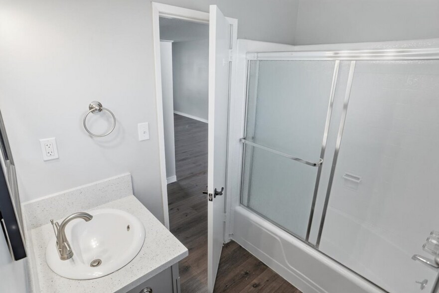 More Photos Of 117 N St Louis St, Los Angeles Multifamily For Sale