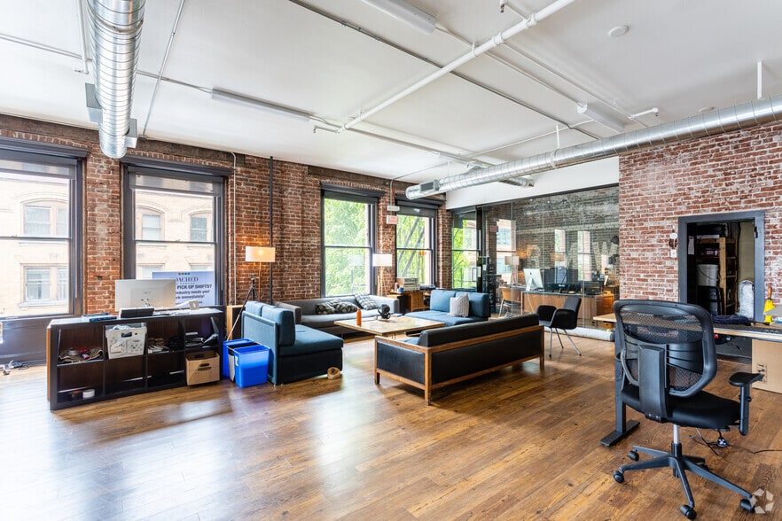 More Photos Of 208 SW Harvey Milk St, Portland Office For Lease