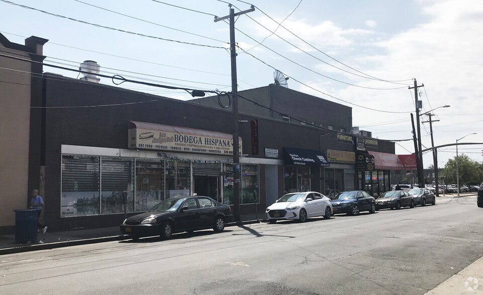 More Photos Of 150-158 Main St, Hempstead General Retail For Sale
