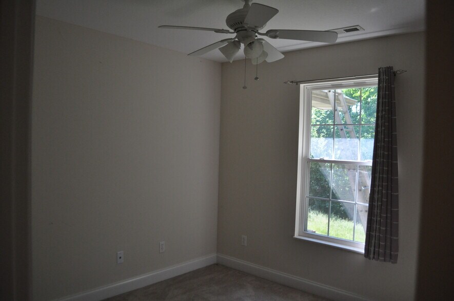 More Photos Of 6447 Rutledge Pike, Knoxville Office For Sale