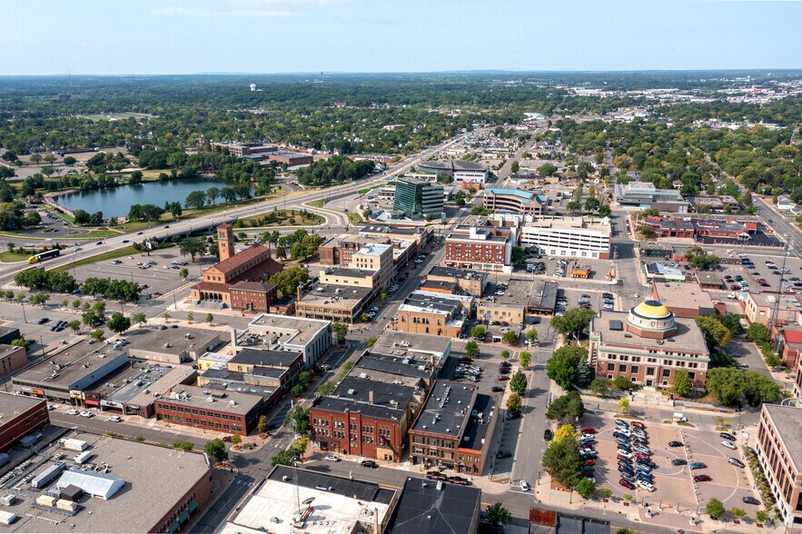 More Photos Of 11 N 7th Ave N, Saint Cloud Office For Sale