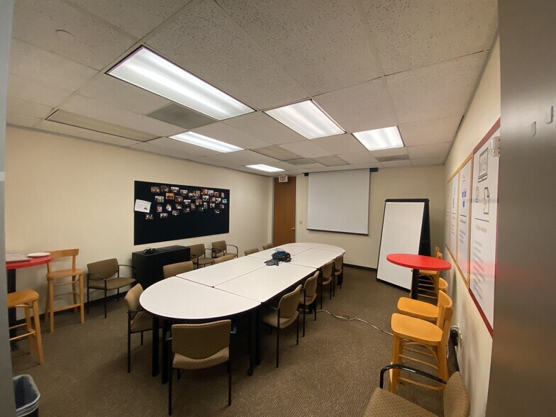 More Photos Of 820 Gessner Rd, Houston Office For Lease