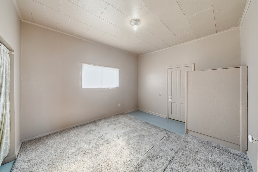 More Photos Of 210 Miles Ave, Clyde Park Specialty For Sale