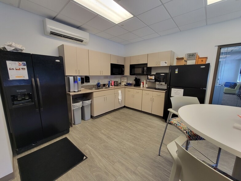 More Photos Of 5120 S Solberg Ave, Sioux Falls Office For Lease