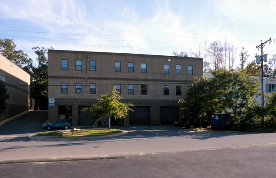 More Photos Of 5509 Vine St, Alexandria Flex For Lease