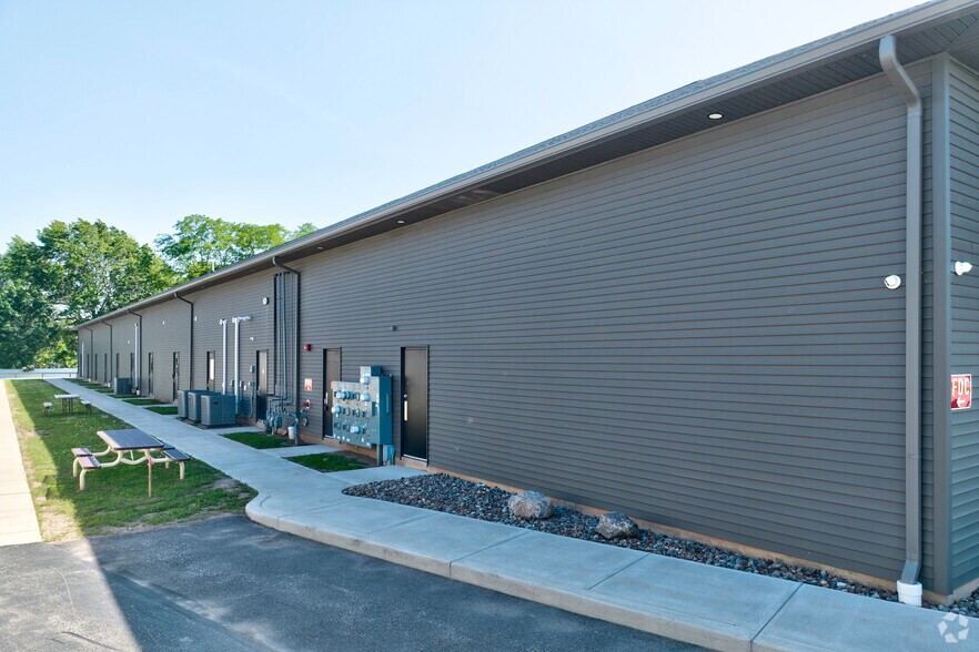 More Photos Of 3035 Buffalo Rd, Rochester Freestanding For Lease