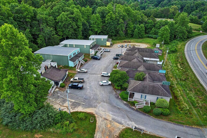 More Photos Of 3196 Highway 515 E, Blairsville Storefront For Lease
