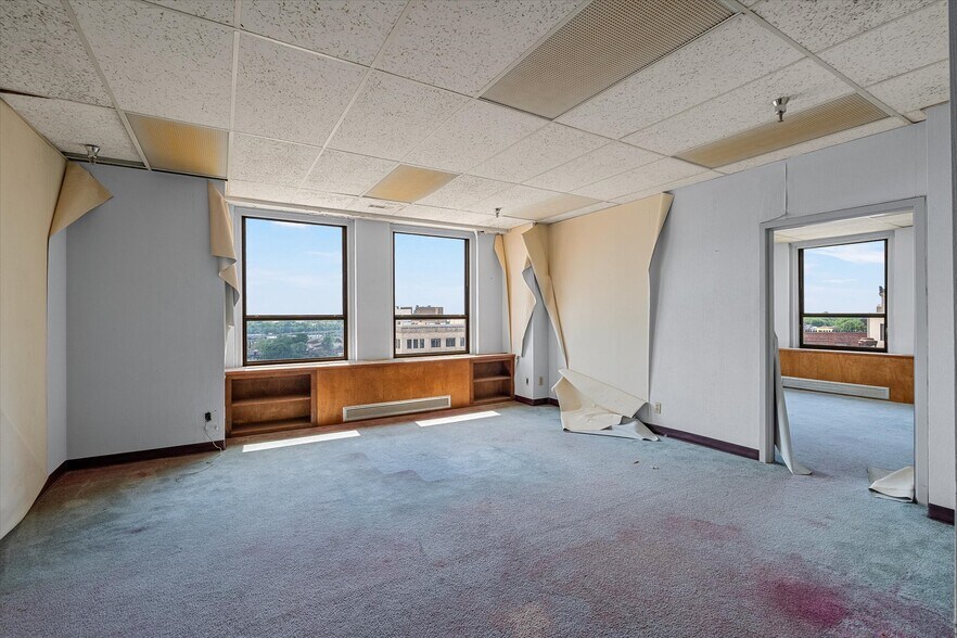 More Photos Of 509 Marshall St, Shreveport Office For Sale