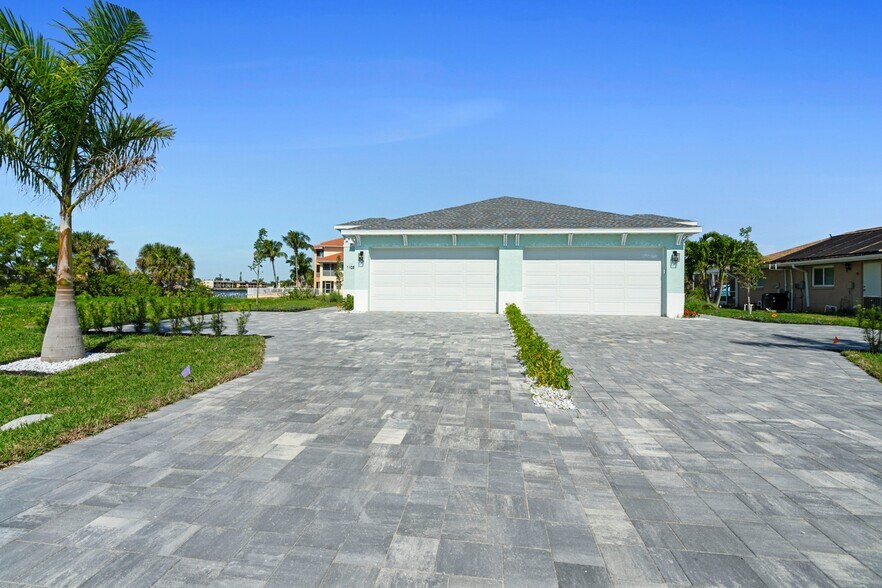 More Photos Of 1107 SE 38th St, Cape Coral Apartments For Sale