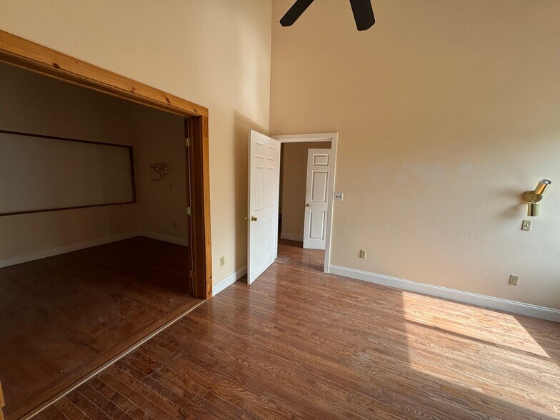 More Photos Of 2430 NY-32, Cornwall Township Showroom For Lease