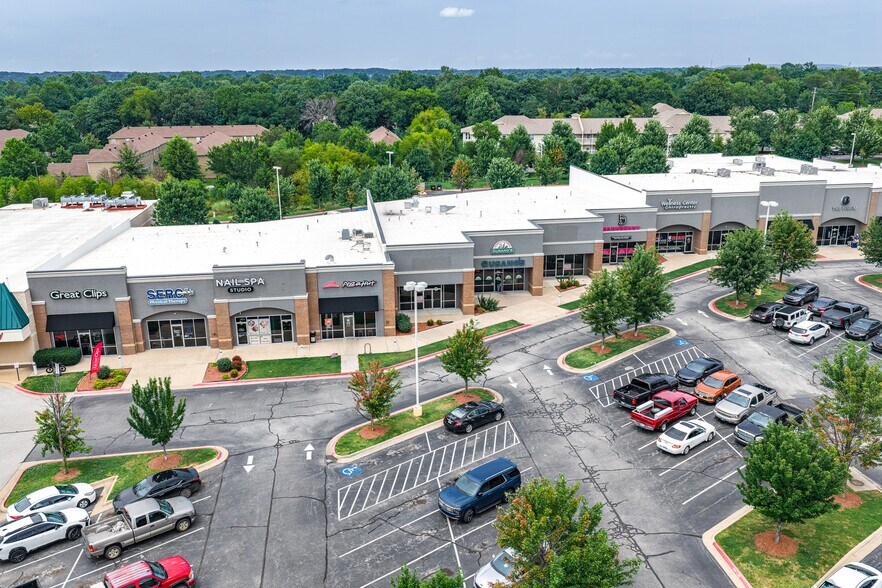 More Photos Of 1267 N Steamboat Dr, Fayetteville Unknown For Lease