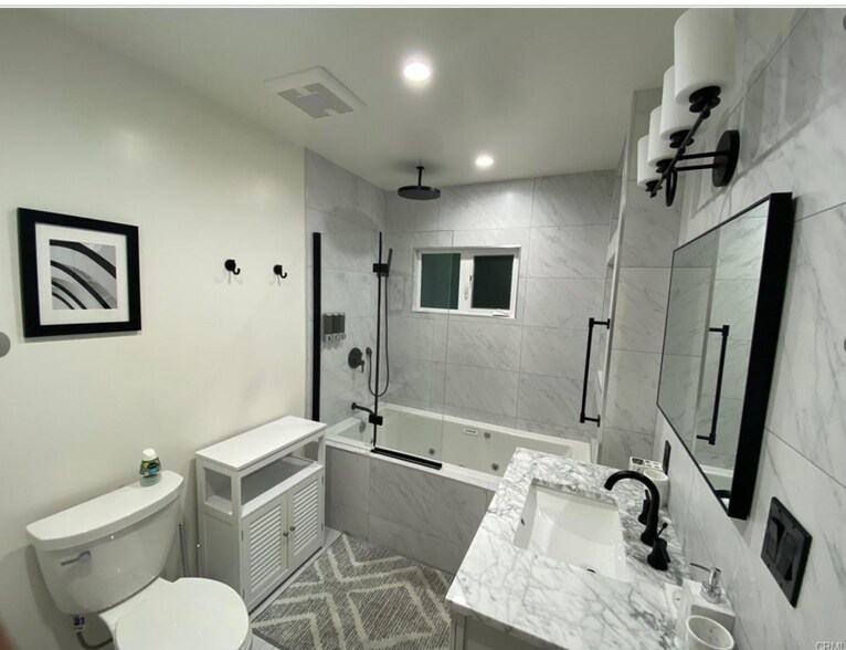 More Photos Of 405 W Broadway, Glendale Apartments For Sale