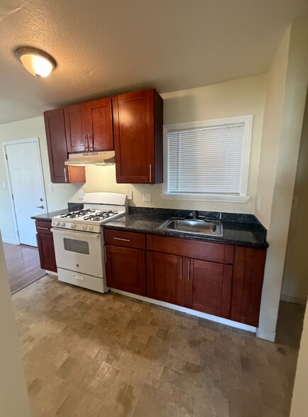 More Photos Of 1810 E 25th St, Oakland Apartments For Sale