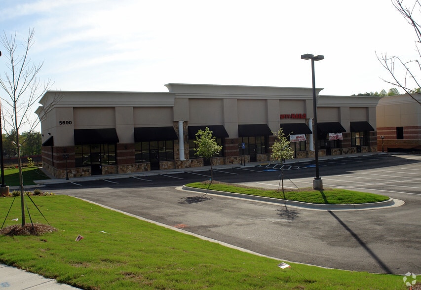 More Photos Of 5700 Cumming Hwy, Buford Unknown For Lease