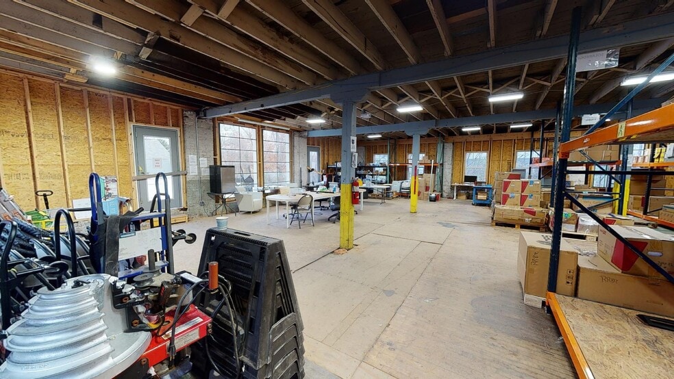 More Photos Of 3501 37th St, Mount Rainier Contractor Storage Yard For Lease